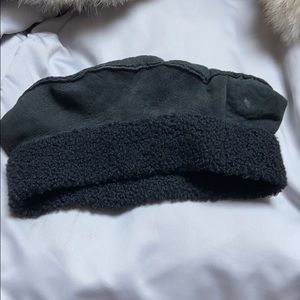 BARNEYS sheepskin hat